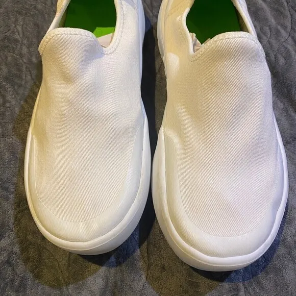 OOFOS 00mg eeZee Women Size 6.5 Recovery Cushion Walking Slip On Shoes White