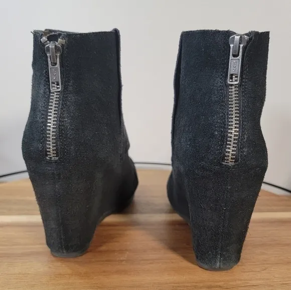 OTBT Ringold Black Oiled Suede Wedge Booties Size 7