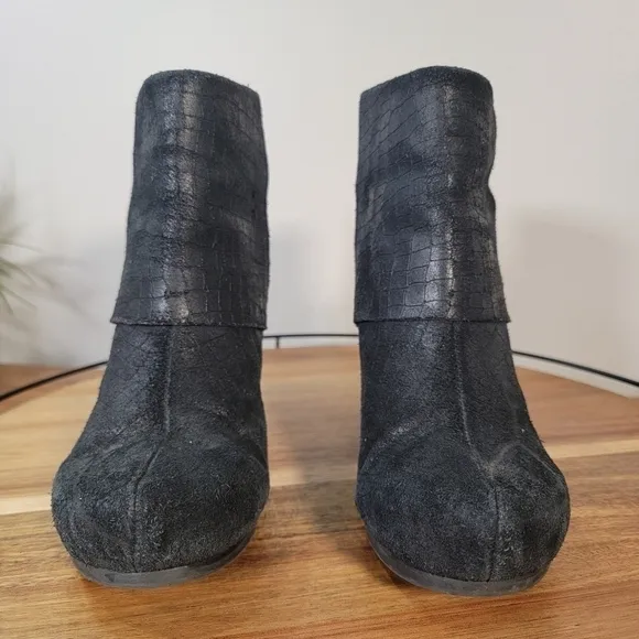 OTBT Ringold Black Oiled Suede Wedge Booties Size 7