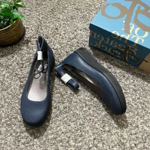 OTBT Scamper Leather Low Wedge Shoes Ankle Strap Size 7 M Blue Leather New
