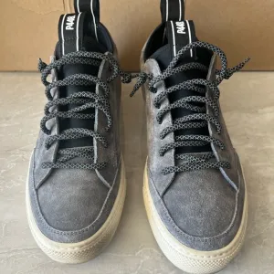 p448 Sneakers