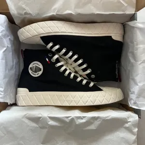 Palladium Men's Black High-Top Sneakers