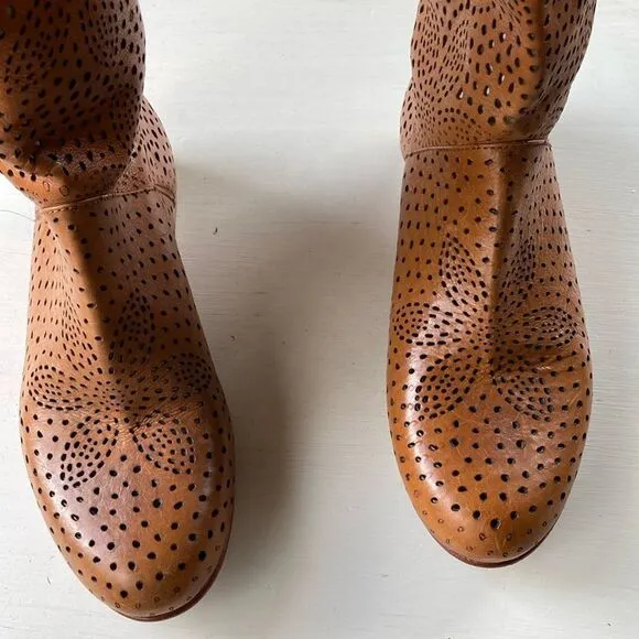 PAOLA FRANI Perforated Tall Leather Boots Made in Italy Size 6 EUC