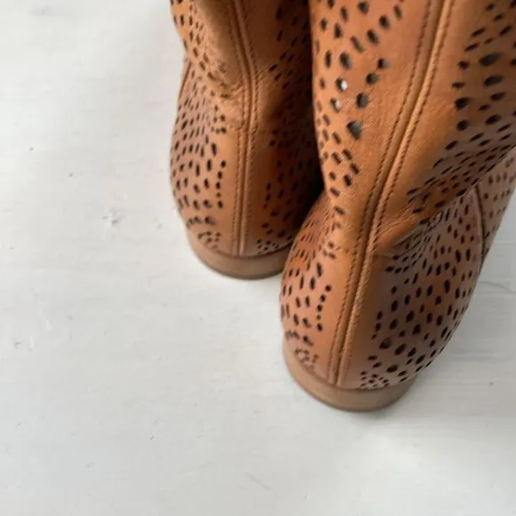 PAOLA FRANI Perforated Tall Leather Boots Made in Italy Size 6 EUC