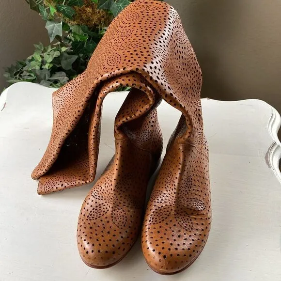PAOLA FRANI Perforated Tall Leather Boots Made in Italy Size 6 EUC
