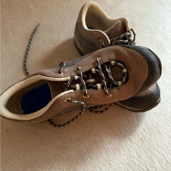 Patagonia Brown  Hiking Shoes