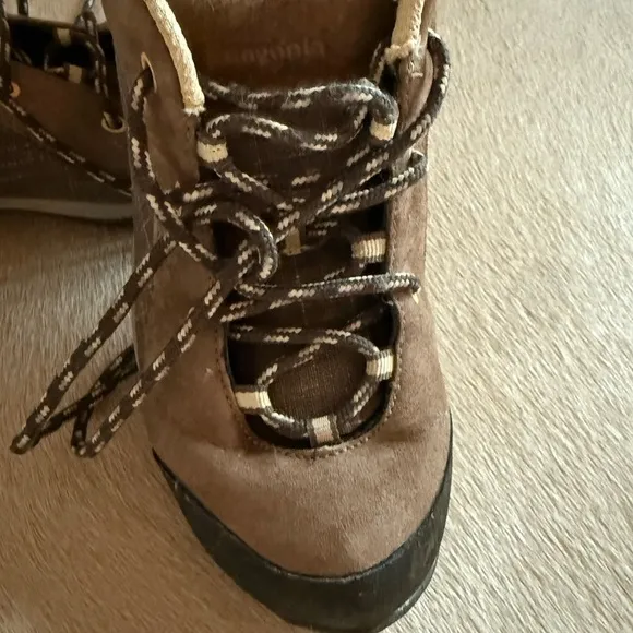 Patagonia Brown  Hiking Shoes