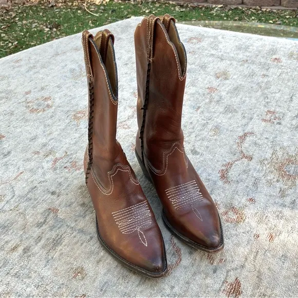 Patricia Nash Bergamo Brown Leather Scalloped Boots Sz 8