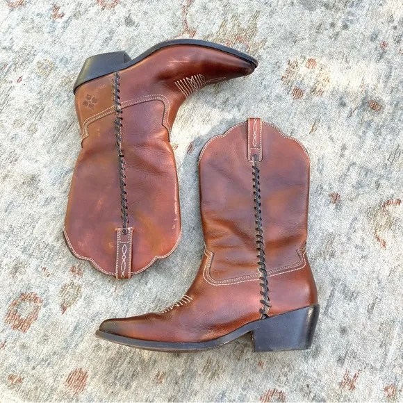 Patricia Nash Bergamo Brown Leather Scalloped Boots Sz 8