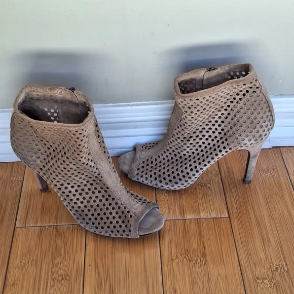 Pedro Garcia Sylvana Suede Lasercut Peep Toe Boots Spain 4&quot; Spike Heels 36 US 6