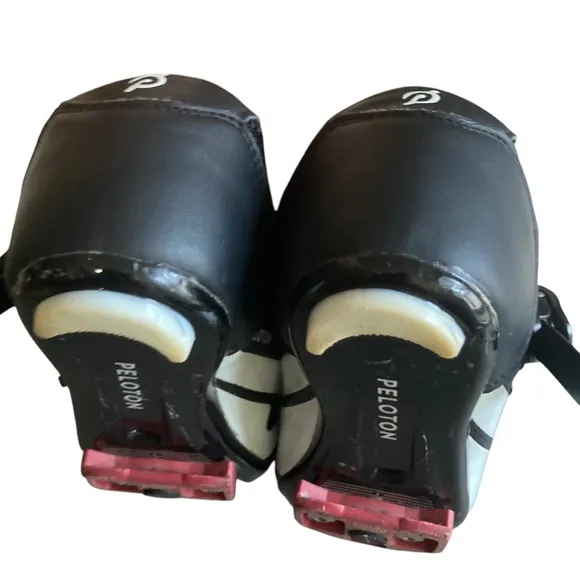 Peloton Black and Red Cycling Shoes Unisex Size 40