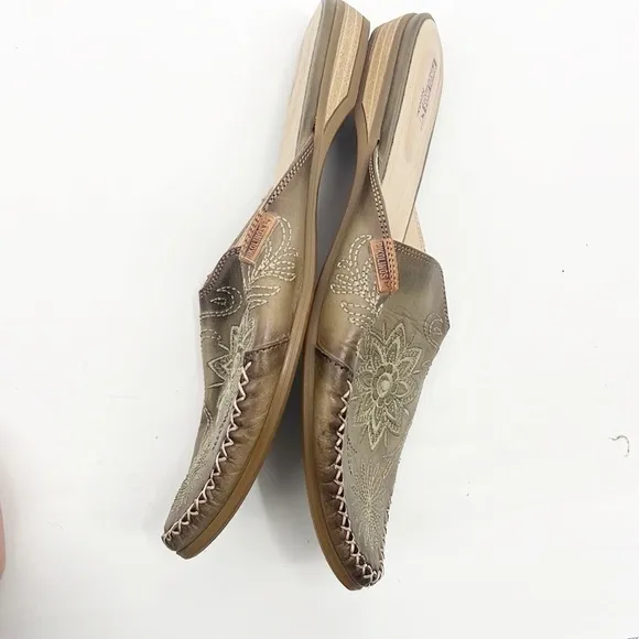 Pikolinos Bari Perforated Slip On Mules size 37 6.5 - 7 Olive Green Leather