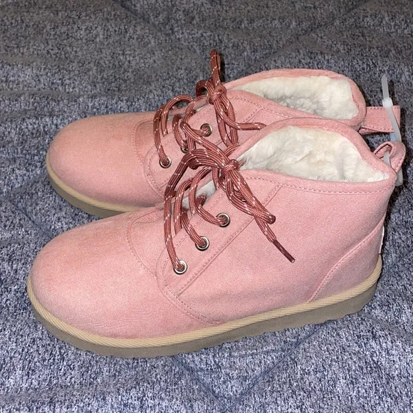 Pink suede shoe boots with fur lining size 7 by Ocean &amp; Coast nwt