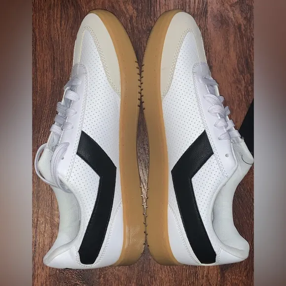 Pony sneakers size 9 classic shoes