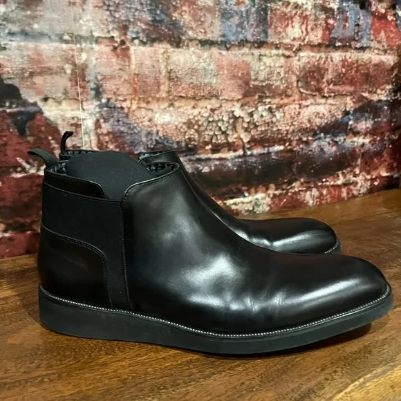 PREOWNED Black Leather Karl Lagerfeld Boots with bag in excellent condition