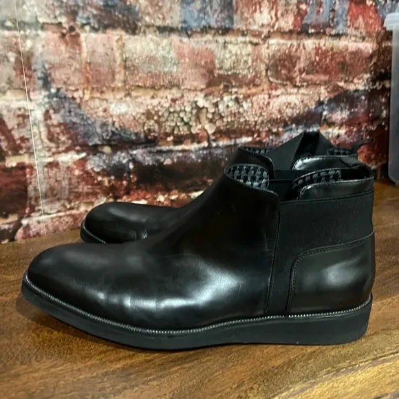 PREOWNED Black Leather Karl Lagerfeld Boots with bag in excellent condition