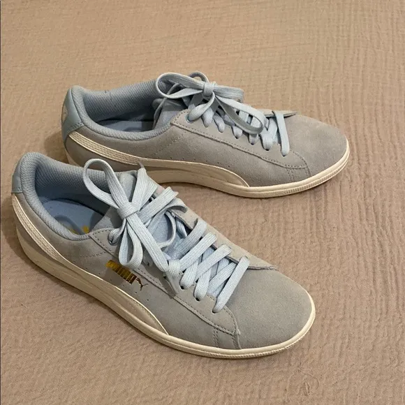 Puma Blue Suede Sneakers. Size 8. New