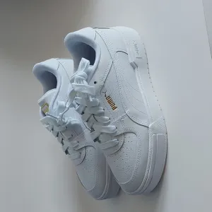 Puma ca pro Classic Junior's white shoes  sneakers size 6c