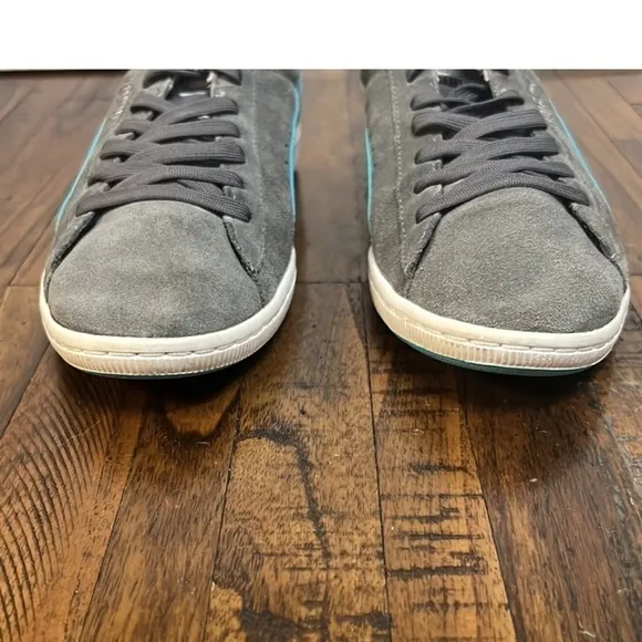 Puma classic suede and leather sneakers shoes with blue and silver details sz 9