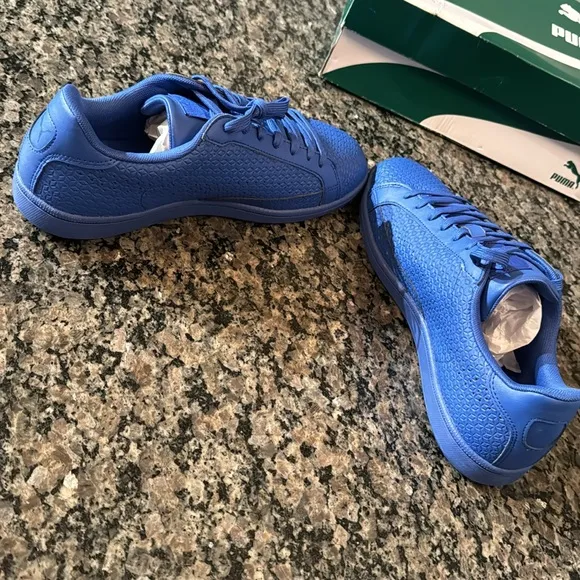 Puma match embossed blue sneakers NIB 11.5