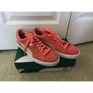 Puma suede pink sneakers
