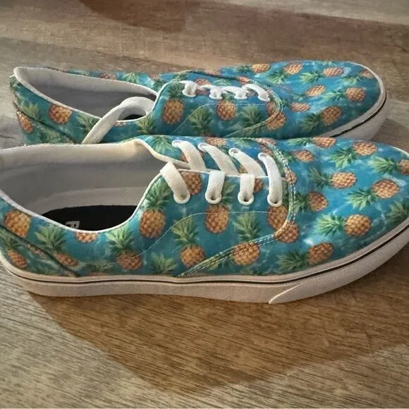 RAAD Shop PINEAPPLE EXPRESS Mens 8.5 / Womens 10 Low Top Sneakers New w/o Tag