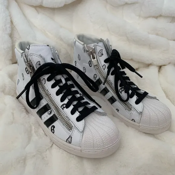 *RARE* Adidas Pro Model BBall Shoes