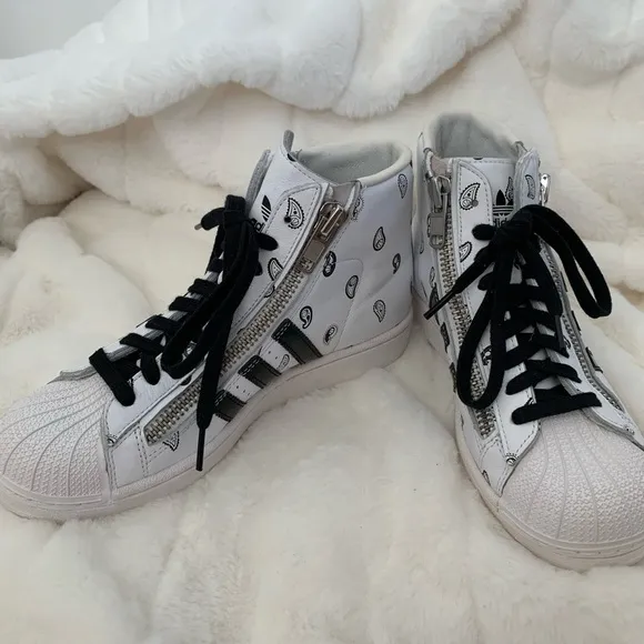 *RARE* Adidas Pro Model BBall Shoes