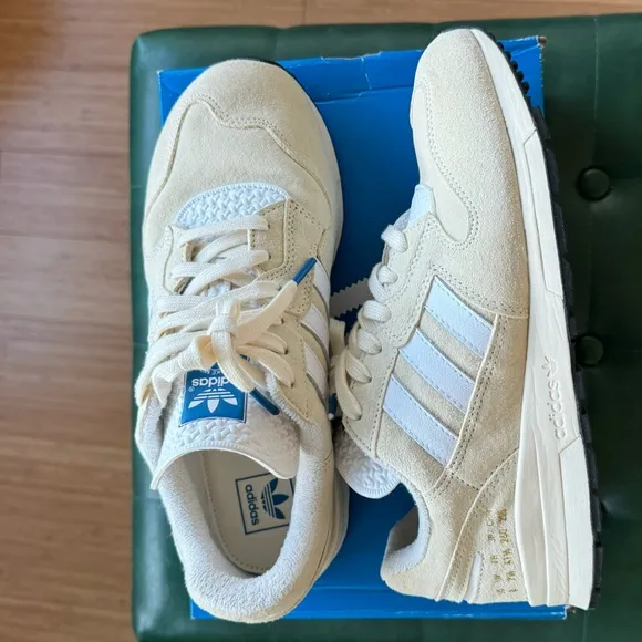 Real suede sneakers Adidas, size us 8, uk 7,5