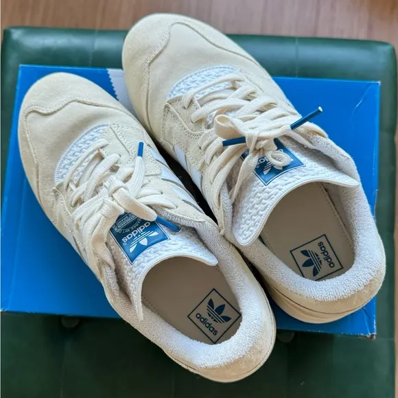 Real suede sneakers Adidas, size us 8, uk 7,5