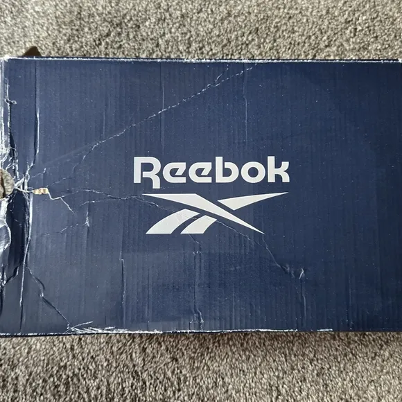 Reebok Classic Leather Sneakers NEW size 12