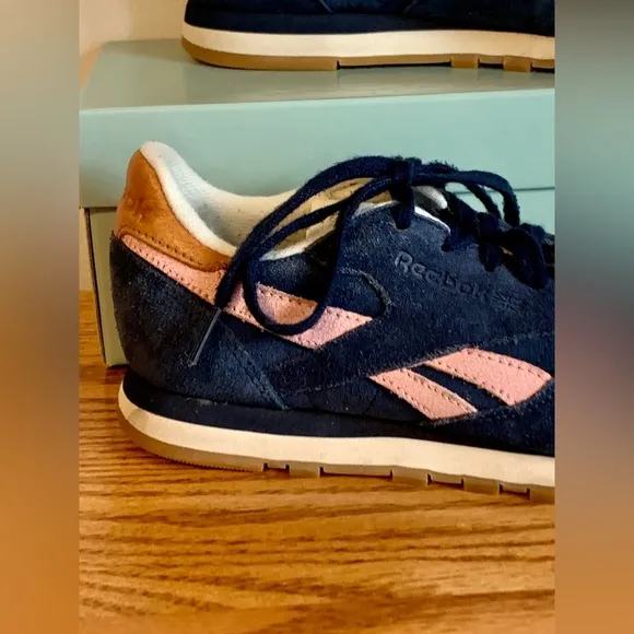Reebok Classic Leather Suede Navy Blue Pink VTG Heritage 7.5 Harmon Logo Summer