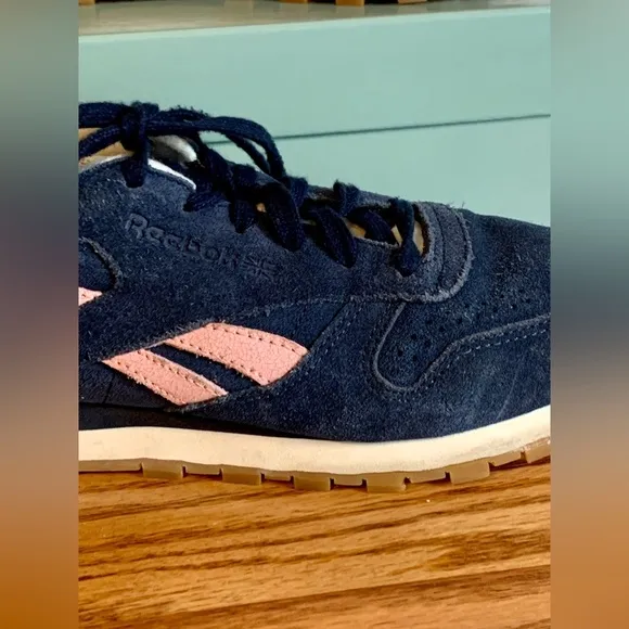 Reebok Classic Leather Suede Navy Blue Pink VTG Heritage 7.5 Harmon Logo Summer