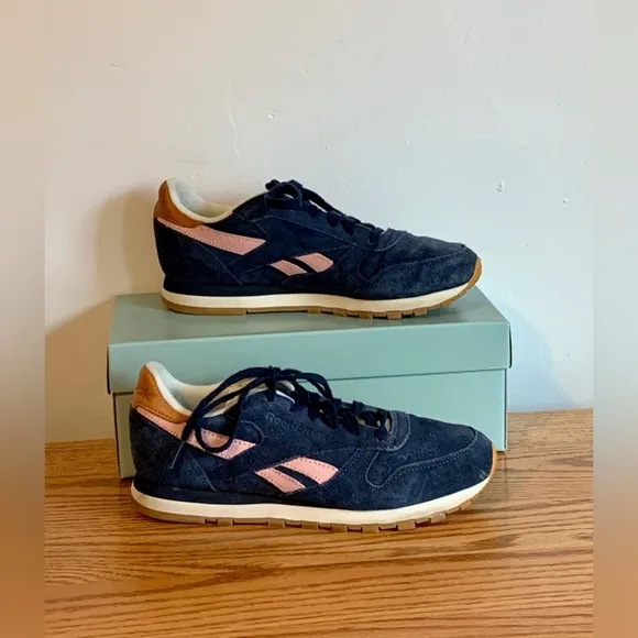 Reebok Classic Leather Suede Navy Blue Pink VTG Heritage 7.5 Harmon Logo Summer