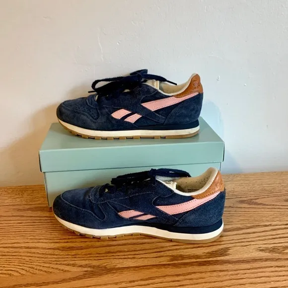 Reebok Classic Leather Suede Navy Blue Pink VTG Heritage 7.5 Harmon Logo Summer