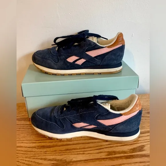 Reebok Classic Leather Suede Navy Blue Pink VTG Heritage 7.5 Harmon Logo Summer