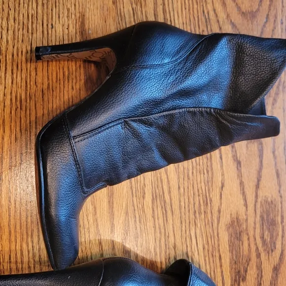 Report Genuine Leather Ankle Fold Down Boots Shoes Size 9
