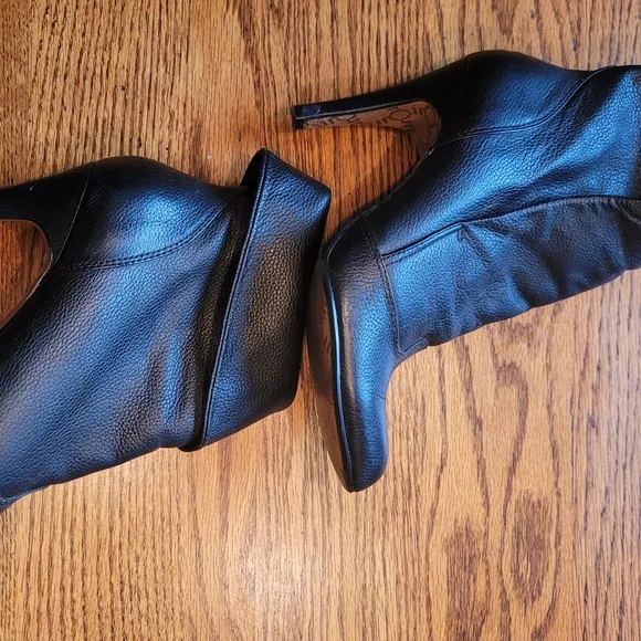 Report Genuine Leather Ankle Fold Down Boots Shoes Size 9