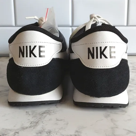 Retro Nike Black and White Mach Runners Sz 14