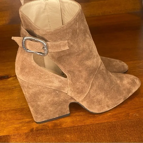 Sacha London Tan Beige Suede Ankle Booties w buckle Womens EU 41 US 10.5