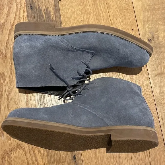 Saks Fifth Avenue Mens Dempsey Chukka Boots Gray Suede Lace Up Crepe Sole 7.5M