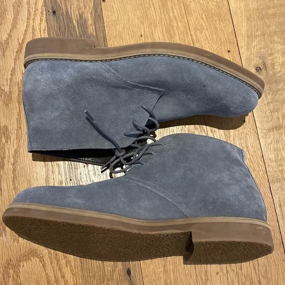 Saks Fifth Avenue Mens Dempsey Chukka Boots Gray Suede Lace Up Crepe Sole 7.5M