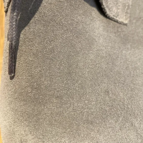 Saks Fifth Avenue Mens Dempsey Chukka Boots Gray Suede Lace Up Crepe Sole 7.5M