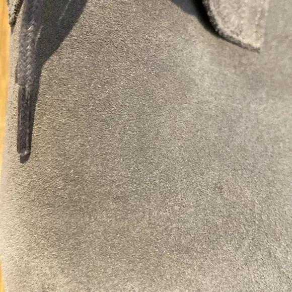 Saks Fifth Avenue Mens Dempsey Chukka Boots Gray Suede Lace Up Crepe Sole 7.5M