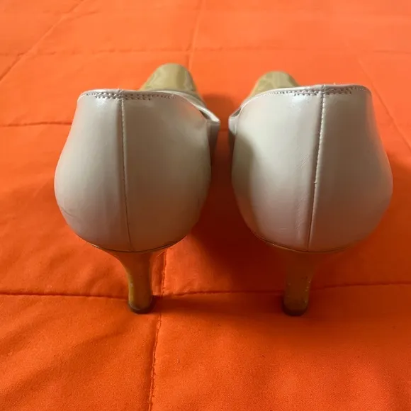 Salvatore Ferragamo Shoes Women 7 Beige Shoes Casual