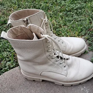 Sam  Edelman  Combat Boots women size 8 Cream