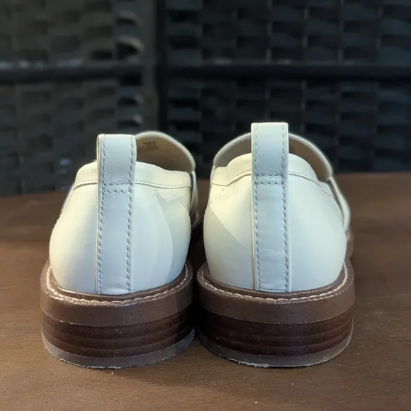 Sam Edelman Cream Flats Classic Design Buckle Sz 8.5 Classic Loafers Shoes Nice!