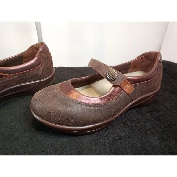SAS Womens Step Out Brown Suede Adjustable Strap Mary Jane Comfort Shoes Size 8W
