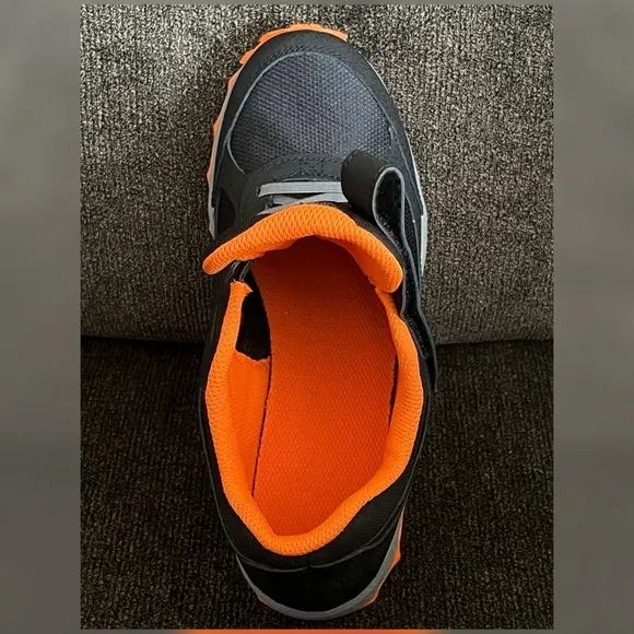 Saucony Cohesion TR14 AC Black/Orange Color Big Boy Shoes -Size 7W