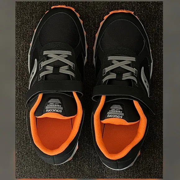 Saucony Cohesion TR14 AC Black/Orange Color Big Boy Shoes -Size 7W